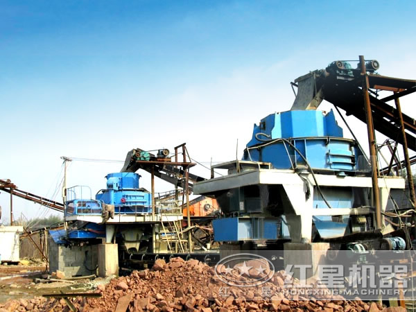 制砂生產(chǎn)現(xiàn)場(chǎng) 制砂生產(chǎn)現(xiàn)場(chǎng)