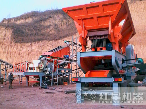 移動式制砂機生產現(xiàn)場