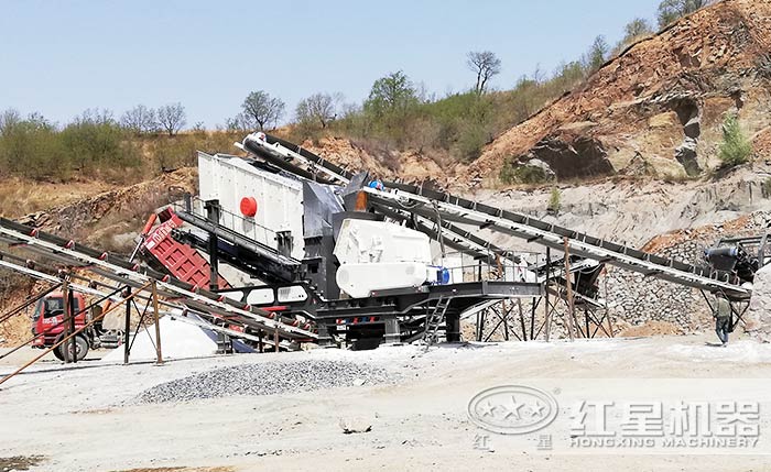 移動碎石機工作現場 移動碎石機工作現場