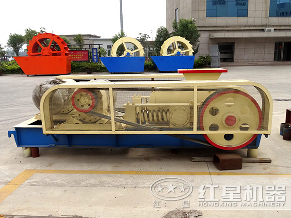 輥式破碎機(jī)實(shí)拍圖 輥式破碎機(jī)實(shí)拍圖