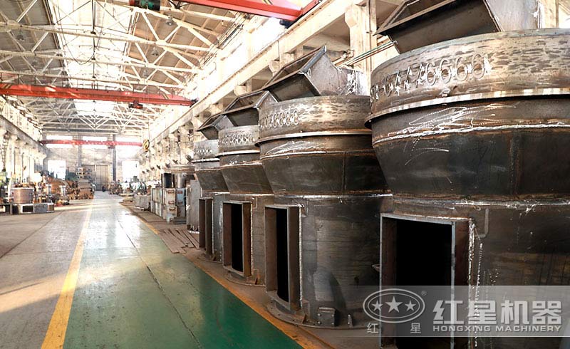 紅星雷蒙磨粉機(jī)生產(chǎn)車(chē)間