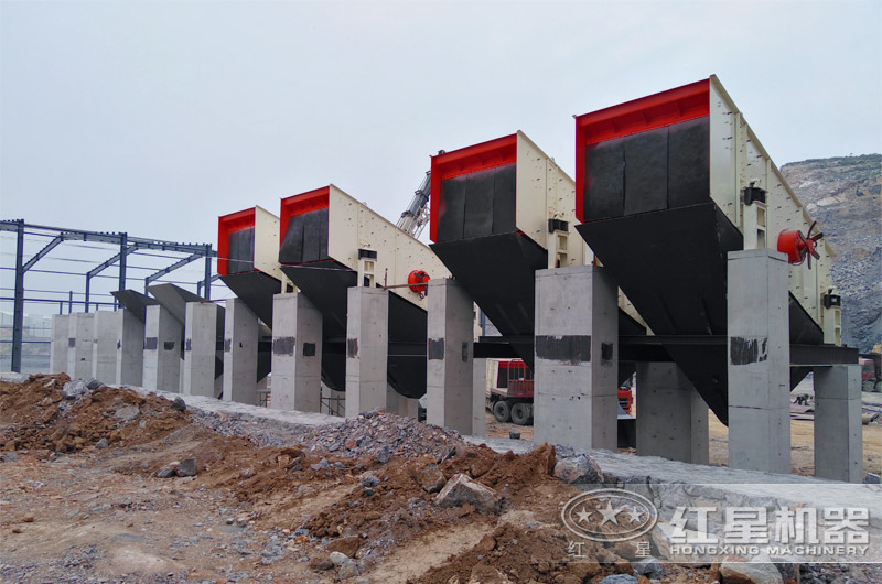 生產(chǎn)線打樁固定現(xiàn)場(chǎng)實(shí)拍 生產(chǎn)線打樁固定現(xiàn)場(chǎng)實(shí)拍