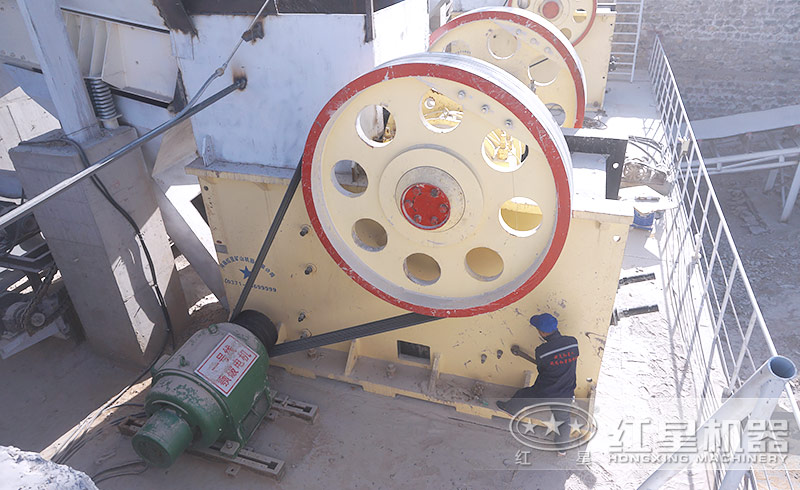 大型碎石機生產(chǎn)線 大型碎石機生產(chǎn)線