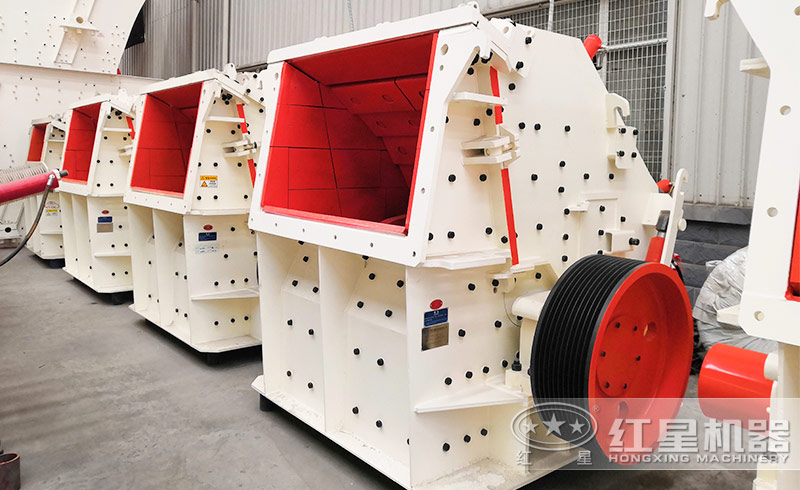 時(shí)產(chǎn)200噸破碎篩分設(shè)備有哪些？有破碎篩分設(shè)備生產(chǎn)視頻看嗎