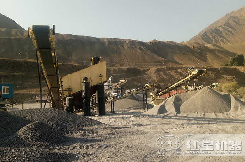日產1000T的磕沙生產現(xiàn)場 日產1000T的磕沙生產現(xiàn)場