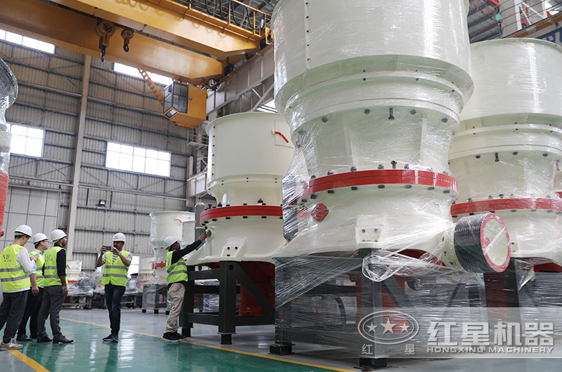 印度客戶來(lái)廠參觀單缸圓錐破設(shè)備 印度客戶來(lái)廠參觀單缸圓錐破設(shè)備