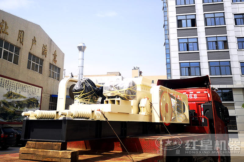 紅星機(jī)器狼牙對(duì)輥機(jī)發(fā)貨 紅星機(jī)器狼牙對(duì)輥機(jī)發(fā)貨