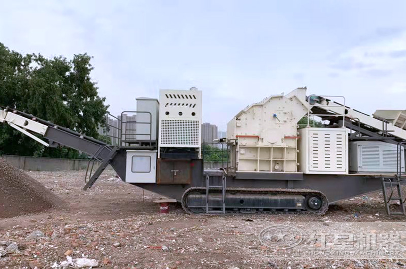 移動(dòng)式液壓開(kāi)箱制砂機(jī)作業(yè)現(xiàn)場(chǎng) 移動(dòng)式液壓開(kāi)箱制砂機(jī)作業(yè)現(xiàn)場(chǎng)