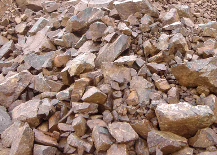 鐵礦石破碎設備型號有哪些？多少錢一臺？