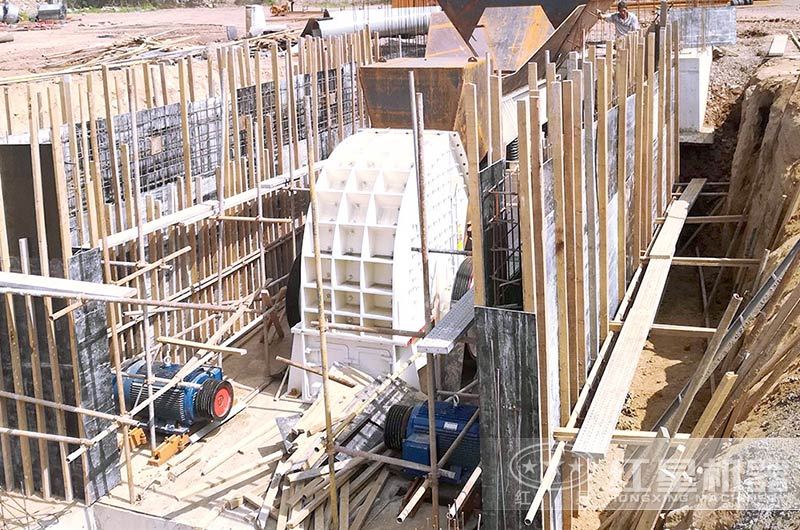 單段錘式破碎機生產(chǎn)現(xiàn)場圖 單段錘式破碎機生產(chǎn)現(xiàn)場圖