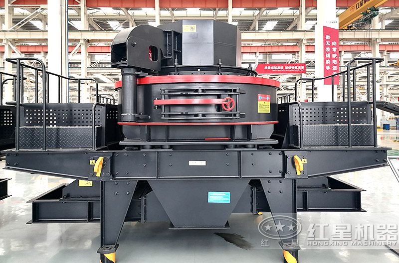 鵝卵石制沙機(jī)型號時(shí)產(chǎn)300噸有哪些，一臺價(jià)格多少？附視頻