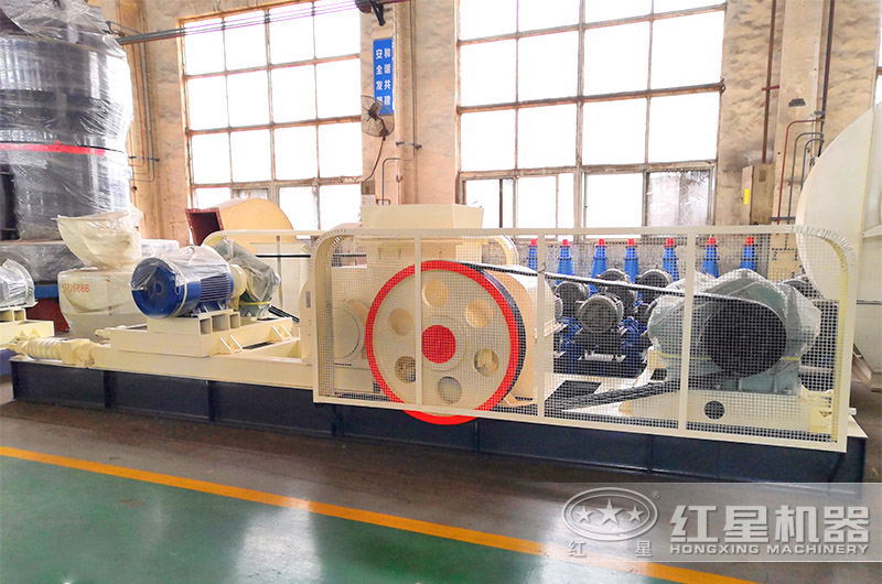 對輥式破碎機多少錢一臺？對輥式破碎機在生產(chǎn)線中的應(yīng)用